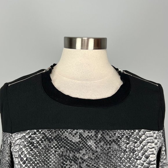 Rebecca Taylor Snake Print Zip Shoulder Long Sleeve Blouse Black Gray size 8 - Picture 2 of 14